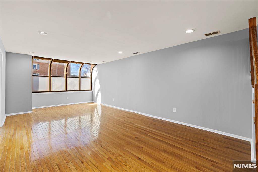 319 Gorge Road 6
