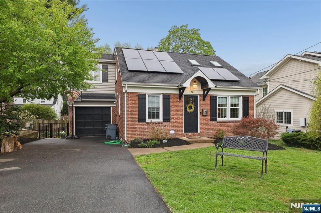 Photo of 24 N Crest Drive, Cresskill, NJ 07626 (MLS # 26013510)
