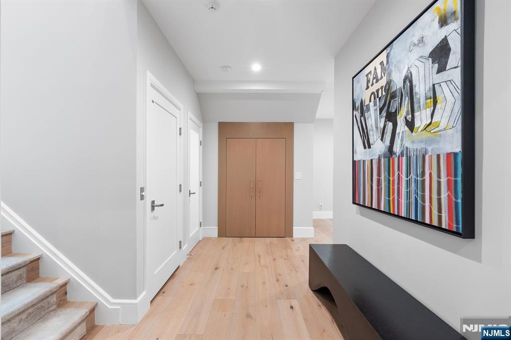 10 Kensington Court