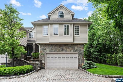 10 Kensington Court Tenafly NJ 07670