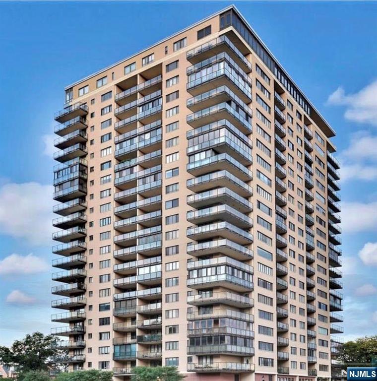 Rental Property at 1203 River Rd 17G, Edgewater, New Jersey - Bathrooms: 1 
Rooms: 3  - $2,895 MO.
