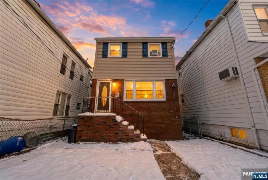 Charming 3-bedroom, 1-bath home for sale in Kearny, NJâ€”an ideal opportunity for first-time buyers or those looking to add their personal touch. This home offers a functional layout with comfortable living space and tremendous potential to update and customize. With solid bones and plenty of possibilities, itâ€™s the perfect starter home for anyone looking to build equity. Conveniently located near schools, shopping, parks, and transportation, this property is a great value in a desirable Kearny neighborhood.