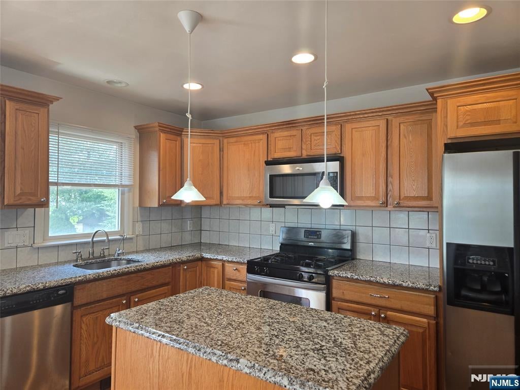 28 Columbus Drive 26