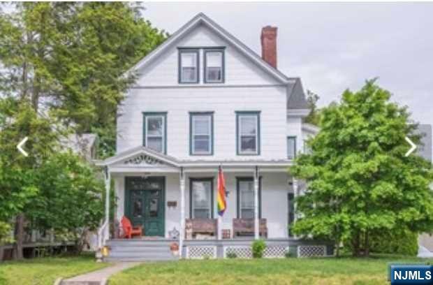 Rental Property at 48 Church St 1st Fl, Ramsey, New Jersey - Bedrooms: 3 
Bathrooms: 1 
Rooms: 5  - $3,350 MO.