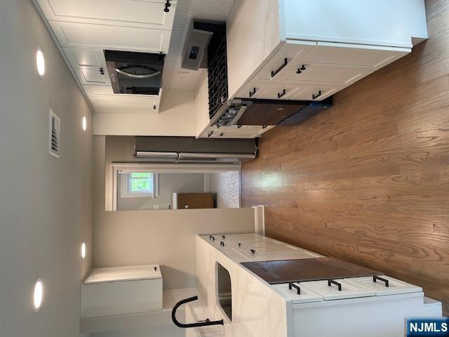 Rental Property at 18 Forest Ave 2, Caldwell, New Jersey - Bedrooms: 3 
Bathrooms: 1 
Rooms: 6  - $2,800 MO.