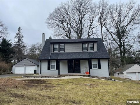 Photo of 9 Cottage Ln #B, Upper Saddle River, NJ 07458 (MLS # 25039240)