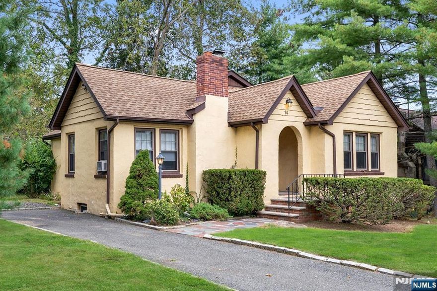 Adorable and inviting, this home is located in Livingston's desirable Burnet Hill section close to top-rated schools, beautiful parks, recreation facilities, shopping, and NYC transportation. The level lot offers plenty of space to create your own outdoor oasis, perfect for entertaining, play, or simply relaxing.Step inside through the welcoming foyer and into a spacious living room with a cozy wood-burning fireplace and gleaming hardwood floors. The floor plan flows effortlessly into the comfortable kitchen and generous dining area, making gatherings a joy. An updated main bathroom adds modern convenience, completing this home's blend of style and functionality.