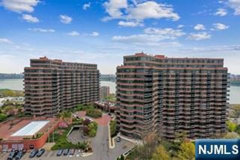 Photo of 100 Carlyle #16 J/K N, Cliffside Park, NJ 07010 (MLS # 26021050)