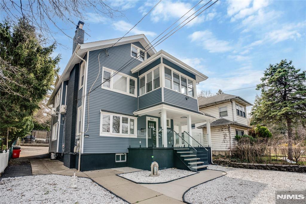 561 Grand Avenue