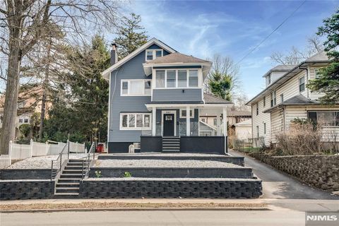 561 Grand Avenue Leonia NJ 07605