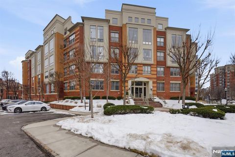 26 Ave At Port Imperial 117 West New York NJ 07093