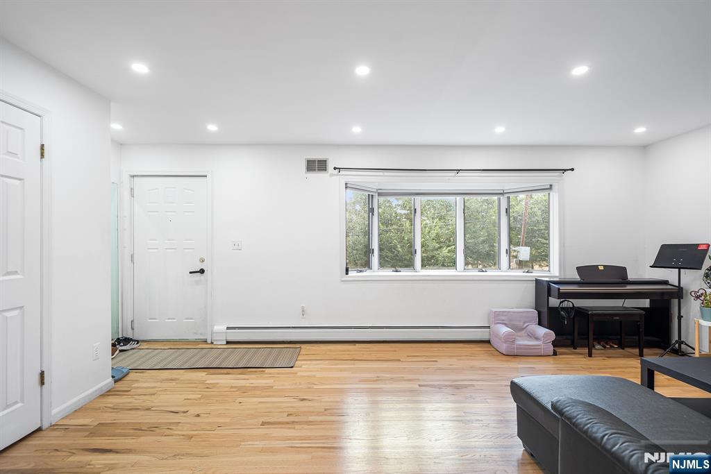 70 Hawthorne Avenue