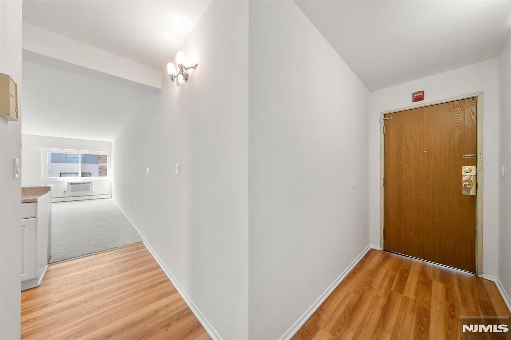 333 Grand Avenue 2N