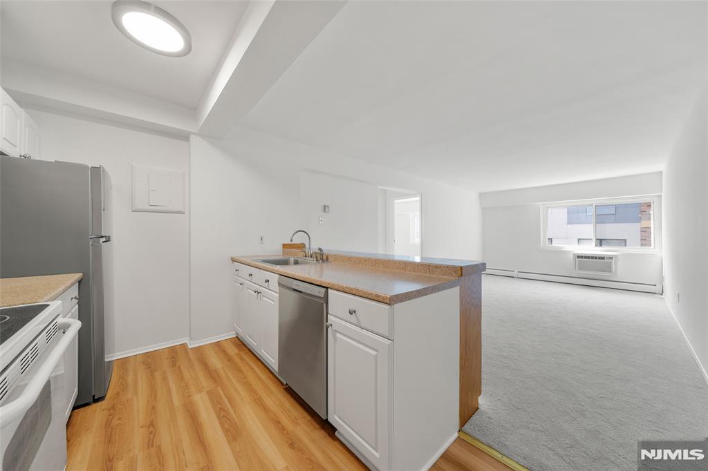 333 Grand Avenue 2N
