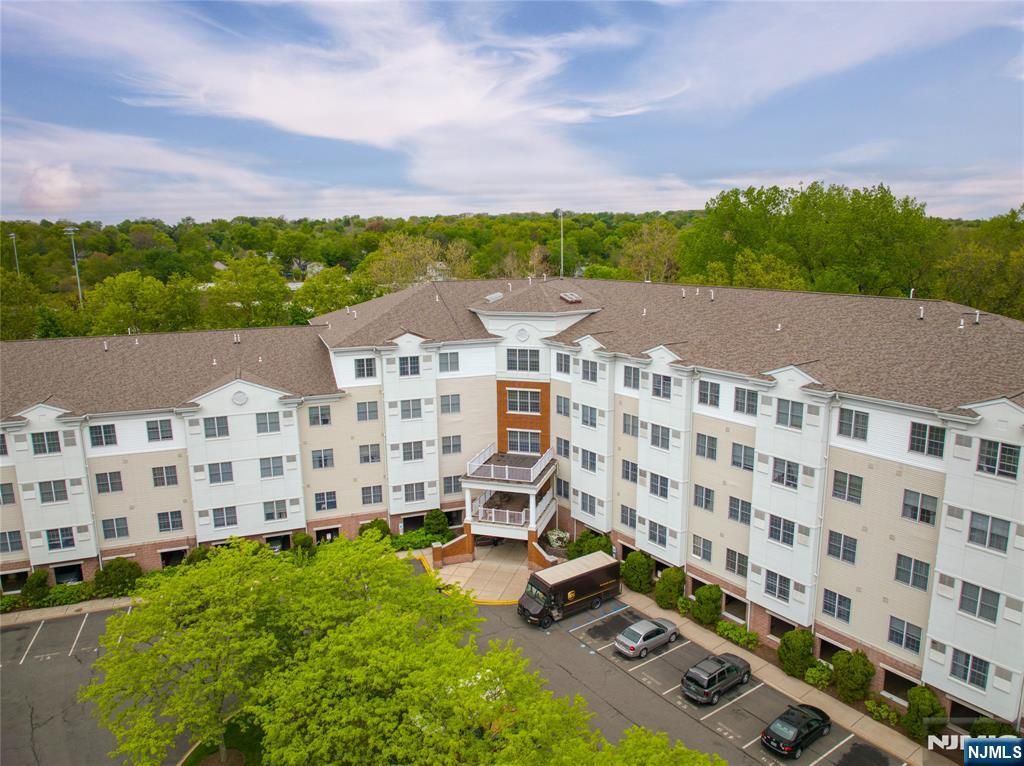 Photo of 189 Forest AVE #112, Paramus, NJ 07652 (MLS # 26016419)