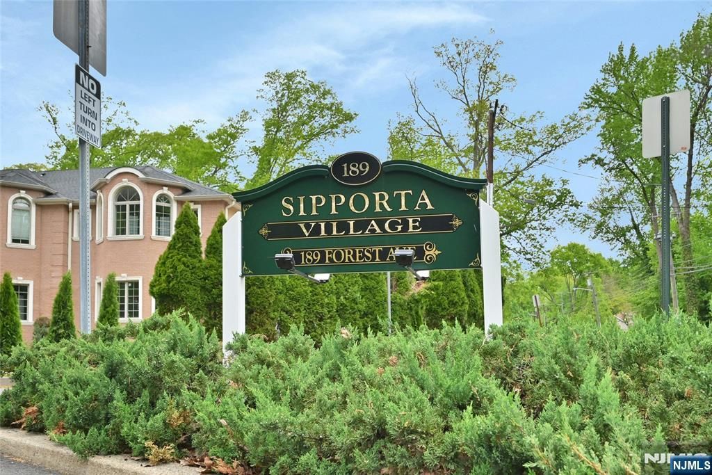 Photo of 189 Forest AVE #112, Paramus, NJ 07652 (MLS # 26016419)
