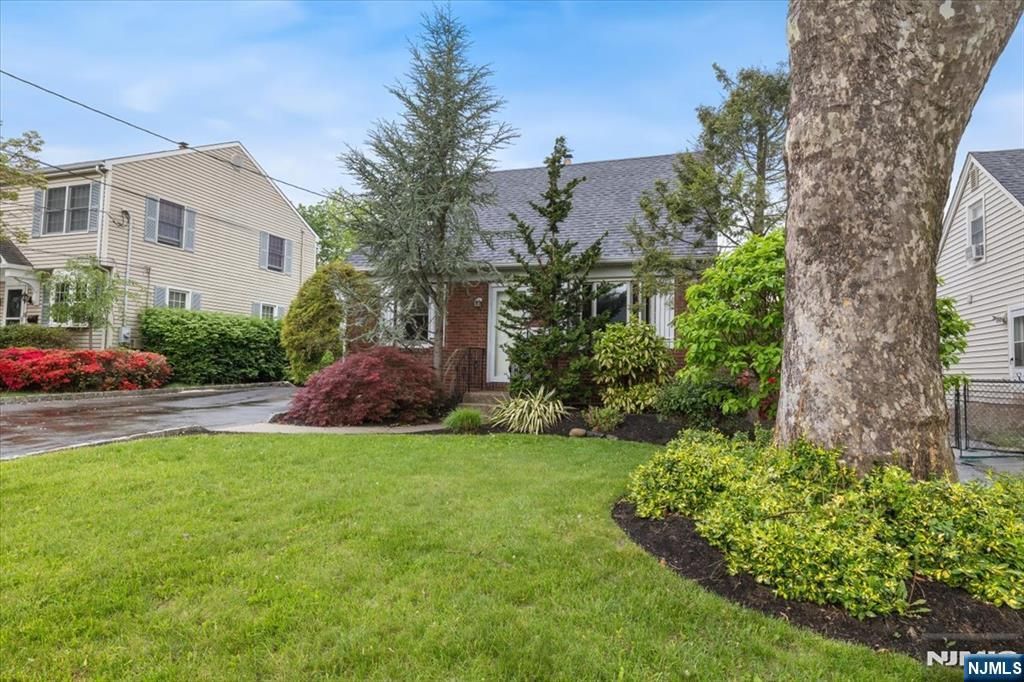 Photo of 881 Lincoln Avenue, Maywood, NJ 07607 (MLS # 26017565)