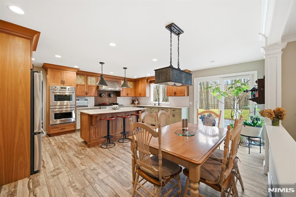 Photo of 26 Valley Lane, Upper Saddle River, NJ 07458 (MLS # 26009920)