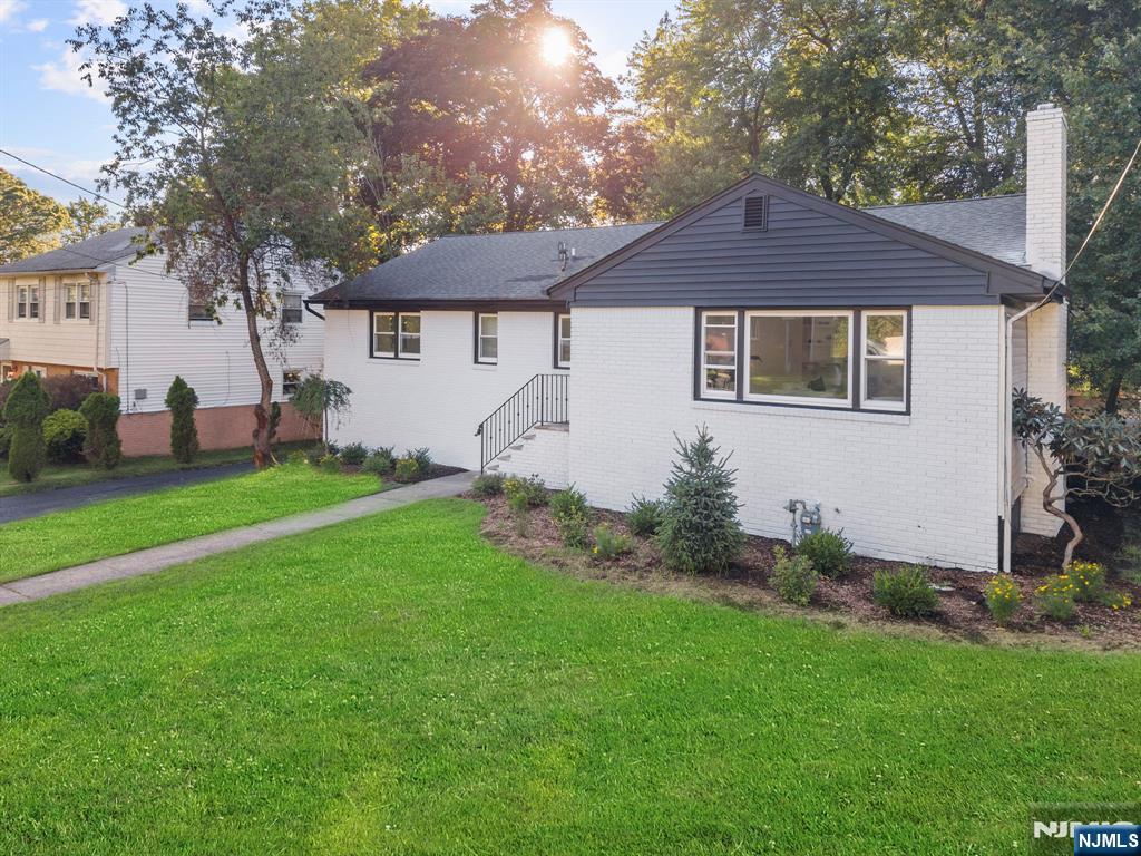 29 Woodhull Avenue