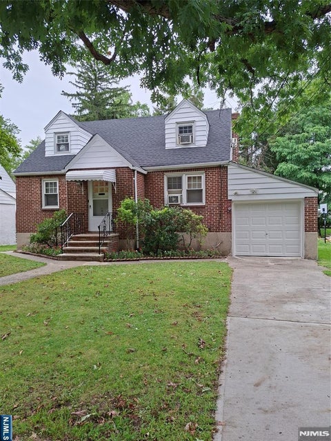 Photo of 596 Broad Avenue, Leonia, NJ 07605 (MLS # 26035708)