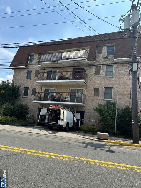 Photo of 108 Palisade Ave #5, Cliffside Park, NJ 07010 (MLS # 25038634) Photo of 108 Palisade Ave #5, Cliffside Park, NJ 07010 (MLS # 25038634)