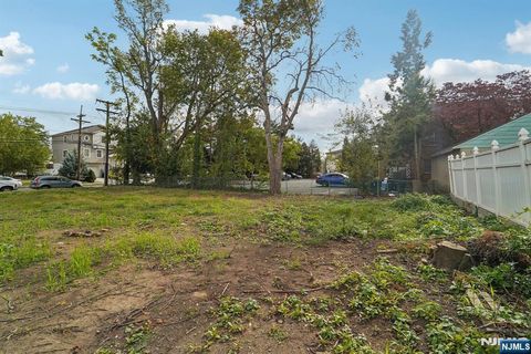 Photo of 81 Ralph Street, Belleville, NJ 07109 (MLS # 25037875)