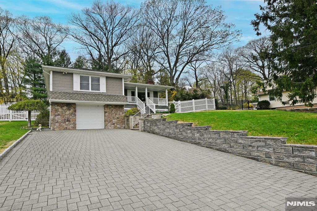 144 Hillcrest Avenue