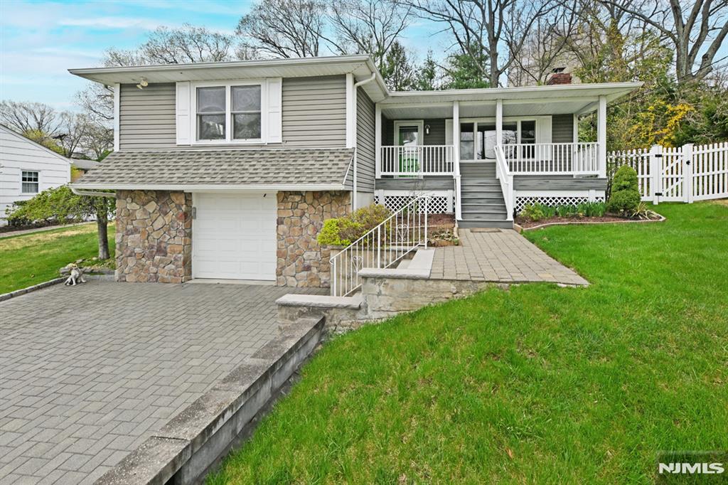 Photo 1 of 144 Hillcrest Avenue, Hawthorne, New Jersey, $710,000, Web #: 325011240