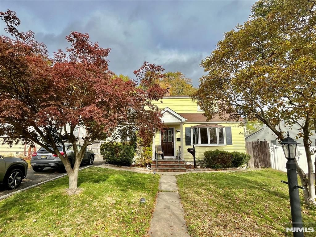 Photo of 57 Hamilton Avenue, Elmwood Park, NJ 07407 (MLS # 25038975)