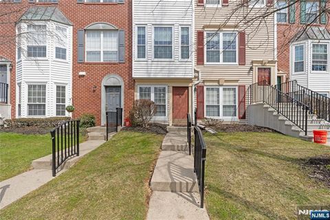 Photo of 1338 Lavender Court, Mahwah, NJ 07430 (MLS # 26010010)