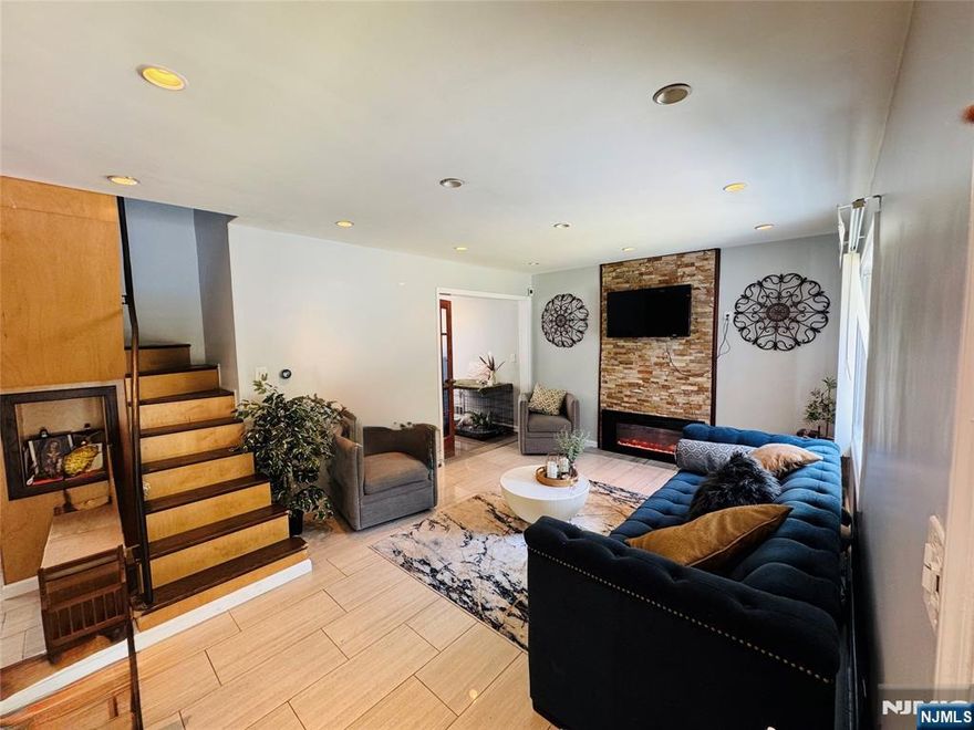 Modern 4-Bedroom Home with Heated Pool & Spacious Kitchen This modern 4-bedroom home features a spacious kitchen, perfect for cooking and entertaining. The open layout offers plenty of natural light and functional living space. Enjoy an above-ground heated pool, a large patio, and an attached garage for added convenience. A solid choice for comfortable, everyday living. Open house 8/16 Saturday @12PM-3PM & 8/17 Sunday @2PM-4PM