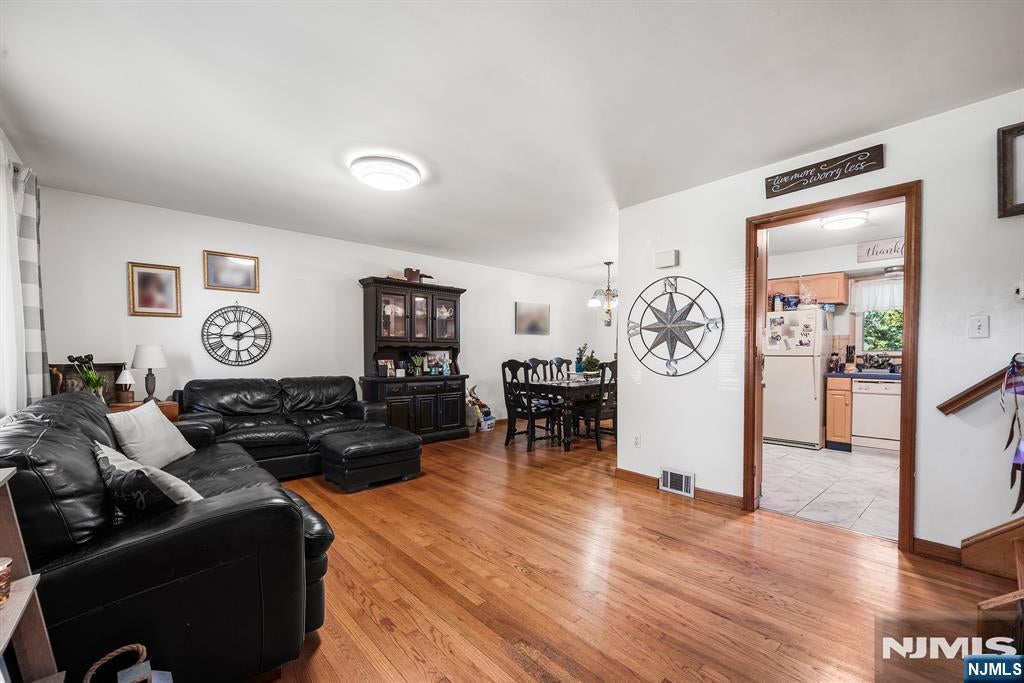 99 6th Street