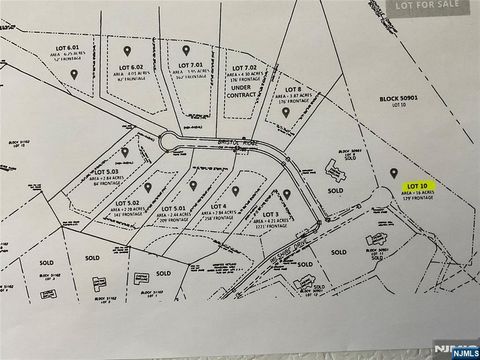 Photo of 18 Wiltshire Drive, Boonton Township, NJ 07005 (MLS # 26003636)