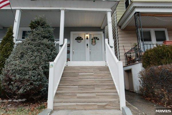 19 Linden Avenue, Belleville, New Jersey - 5 Bedrooms  
3 Bathrooms  
12 Rooms - 