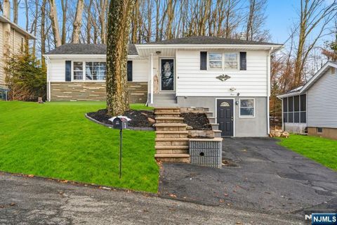 Photo of 3 Roanoke Avenue, Rockaway Township, NJ 07866 (MLS # 26005855)