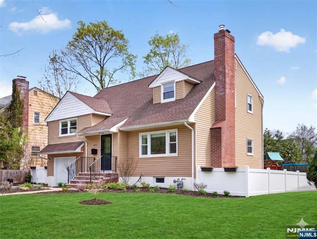 Photo of 247 Steilen Avenue, Ridgewood Village, NJ 07450 (MLS # 26008597)