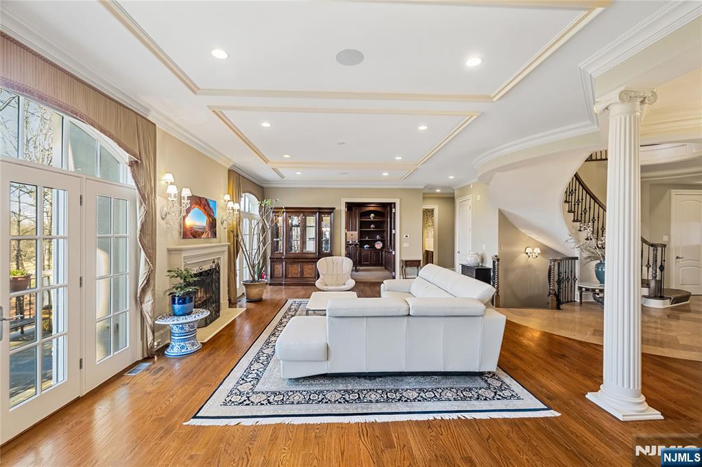 613 Bellaire Drive