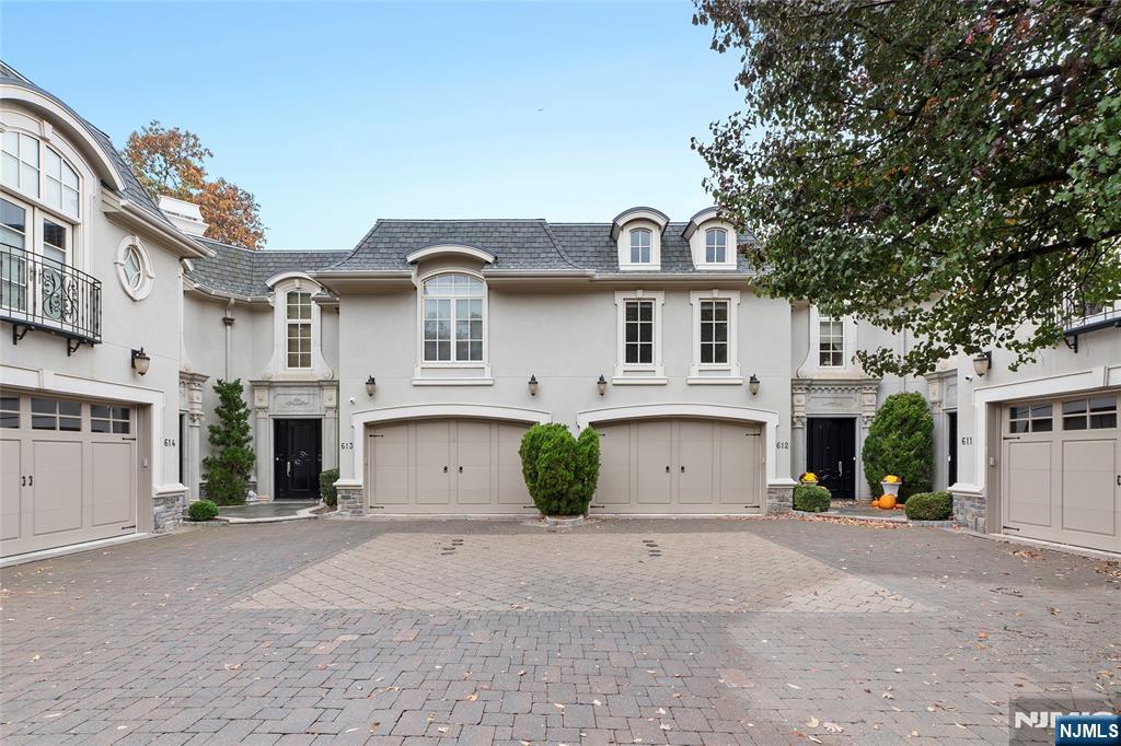 613 Bellaire Drive