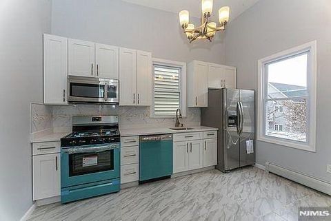 126 75th Street 2 North Bergen NJ 07047