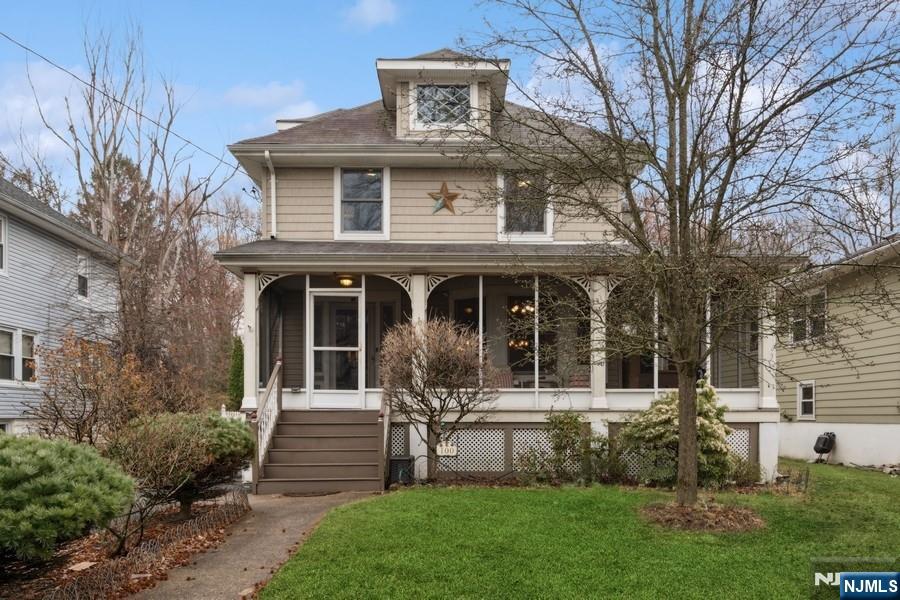 100 Montclair Avenue, Little Falls, New Jersey - 5 Bedrooms  
3.5 Bathrooms  
10 Rooms - 