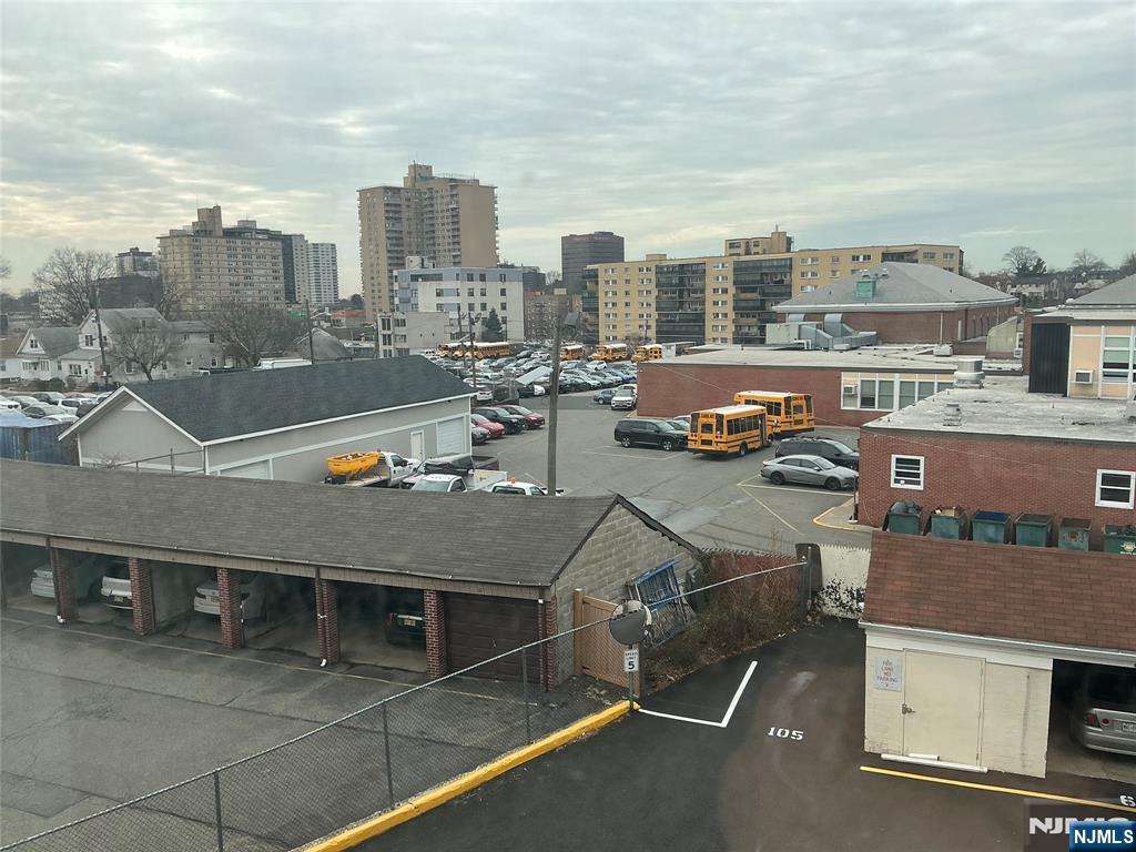 2195 N Central Road 3E