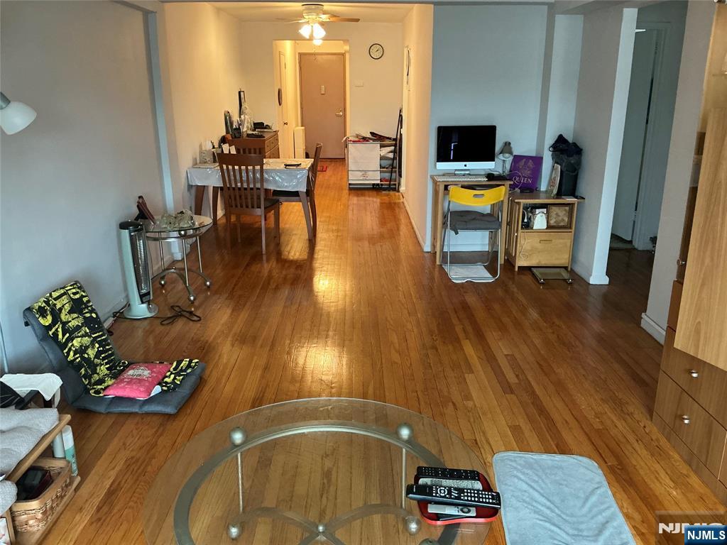 2195 N Central Road 3E