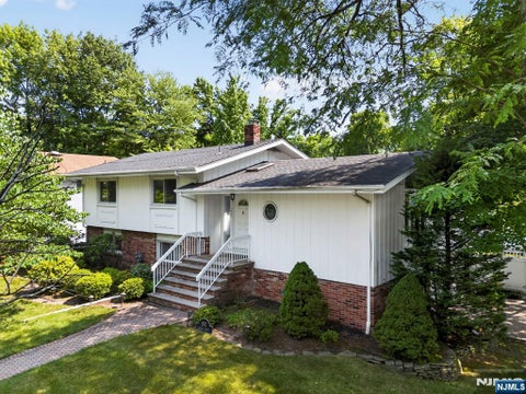 Photo of 192 Jenkins Drive, Englewood Cliffs, NJ 07632 (MLS # 26020866)