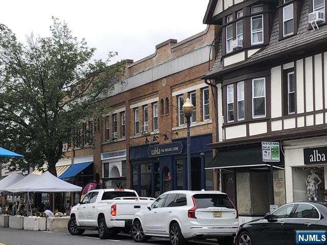 22 S Broad St 10, Ridgewood, New Jersey - 1 Bathrooms  
1 Rooms - 