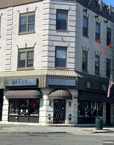 15 Railroad Avenue Tenafly NJ 07670