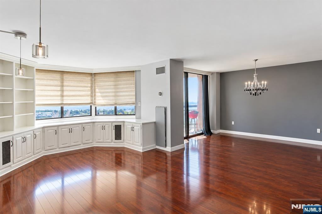 1328 Harmon Cove Tower