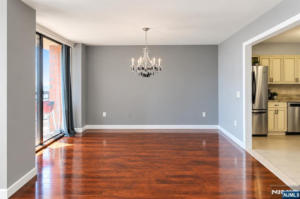 1328 Harmon Cove Tower