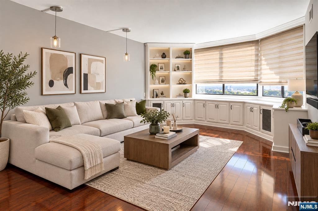 1328 Harmon Cove Tower