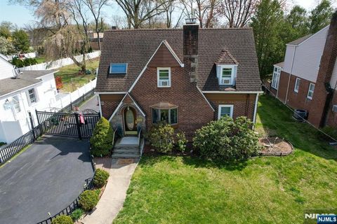 26 Leswing Avenue Saddle Brook NJ 07663