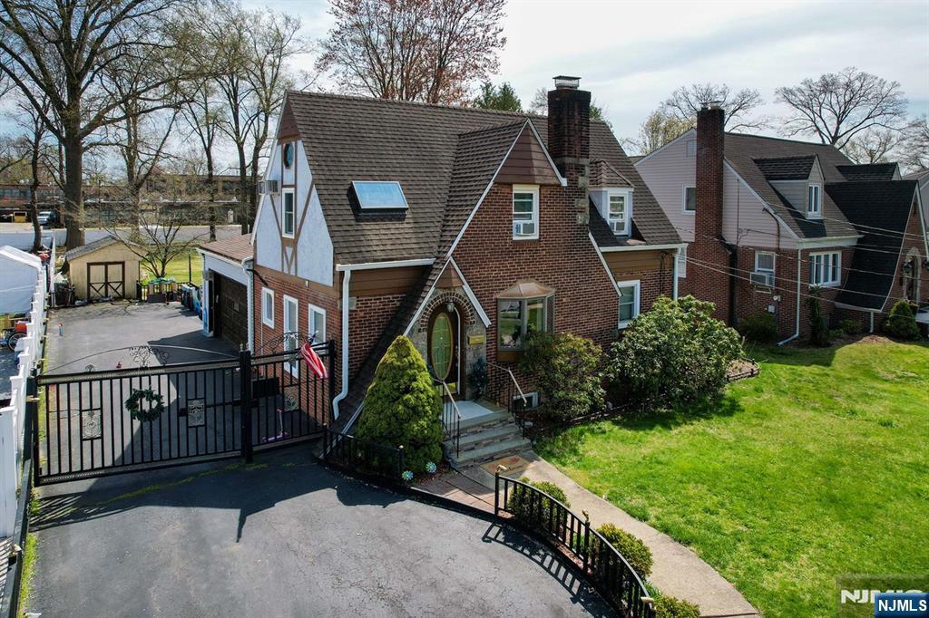 26 Leswing Avenue